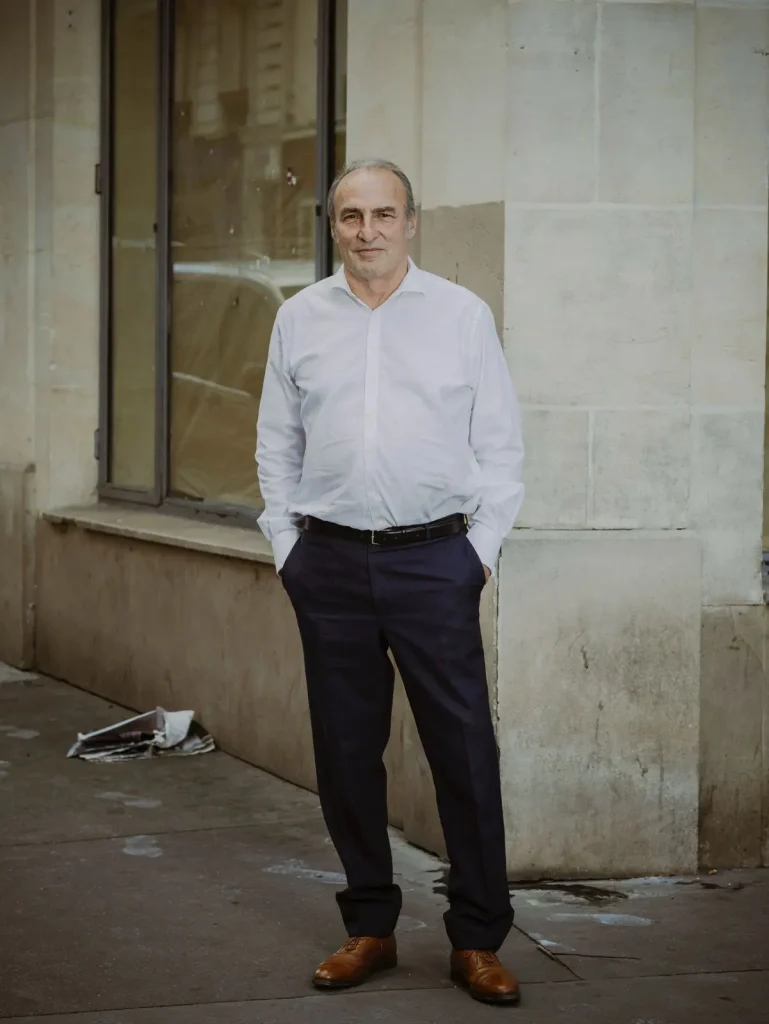 portrait du journaliste Bruno Segré pour M le monde